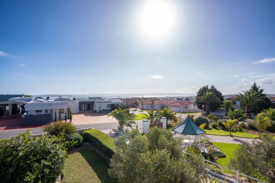 5 Bedroom Property for Sale in Myburgh Park Western Cape